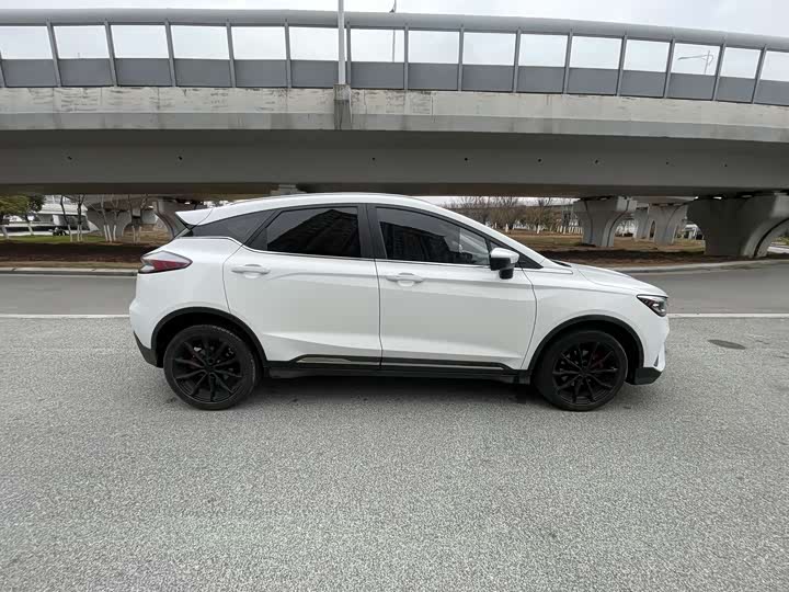 Фото 2 - Geely Emgrand GS