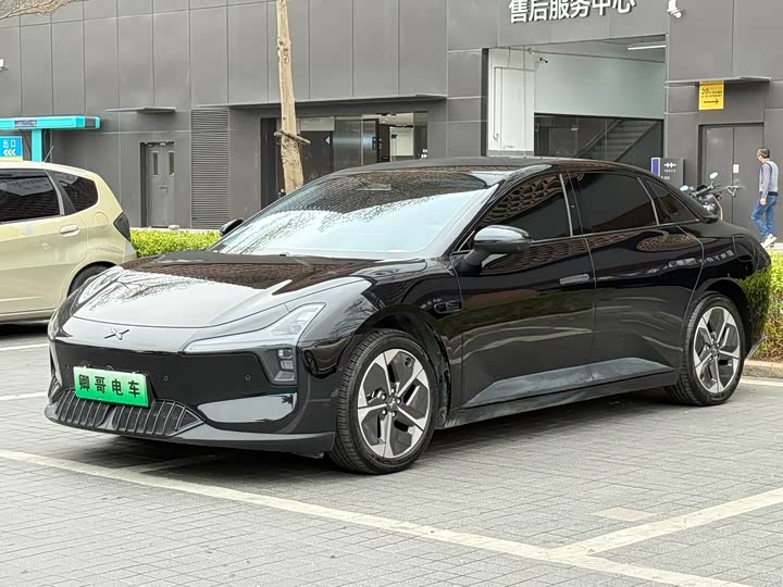 Фото 1 - XPeng Mona M03