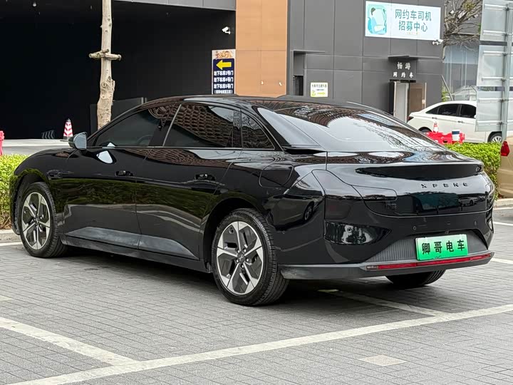 Фото 6 - XPeng Mona M03