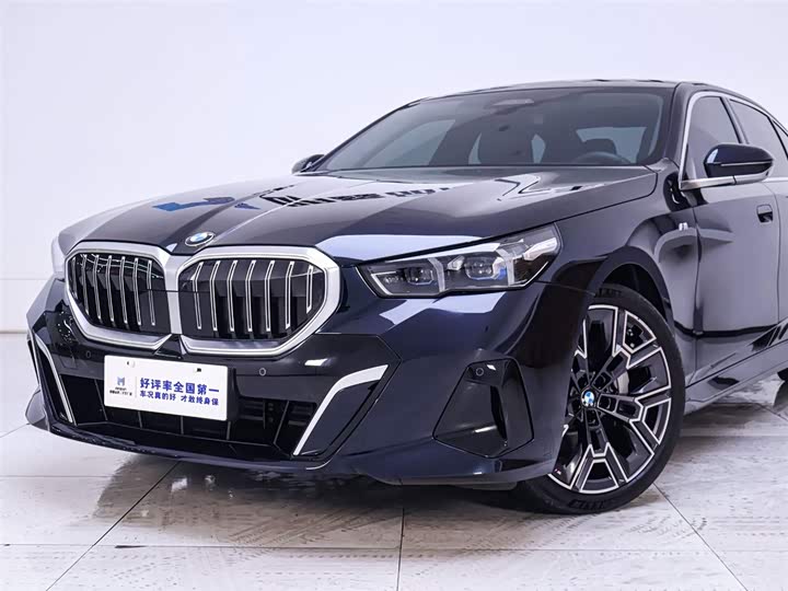 Фото 3 - BMW 5 Series