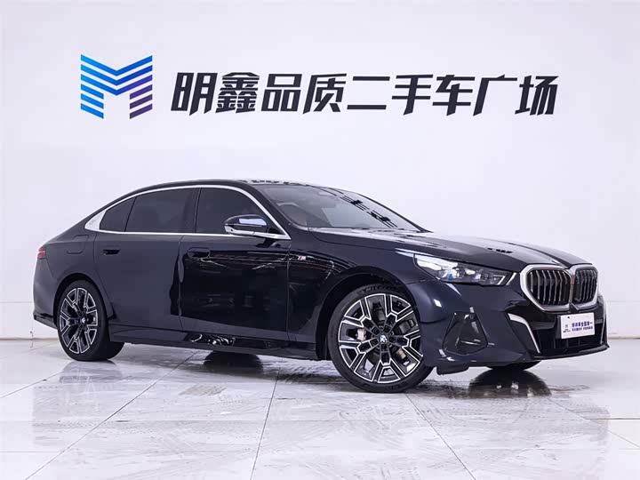 Фото 5 - BMW 5 Series