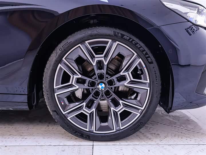 Фото 6 - BMW 5 Series