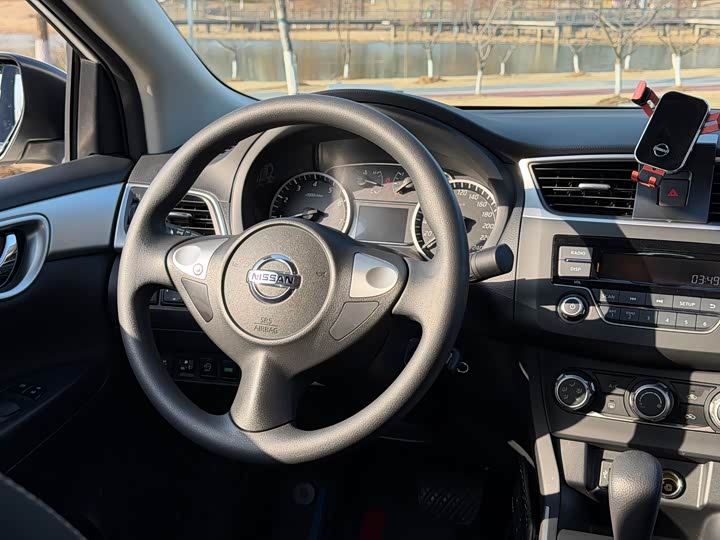 Фото 9 - Nissan Sylphy