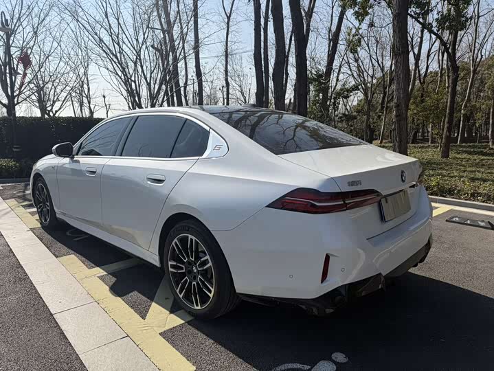 Фото 3 - BMW 5 Series