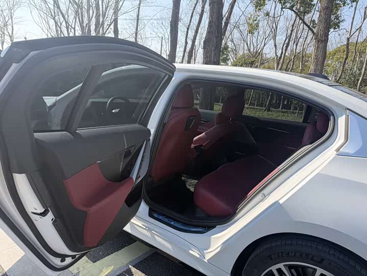 Фото 8 - BMW 5 Series