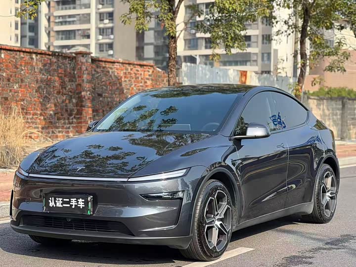 Фото 1 - Tesla Model Y