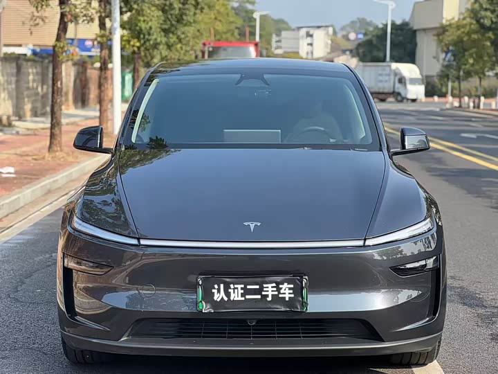 Фото 2 - Tesla Model Y