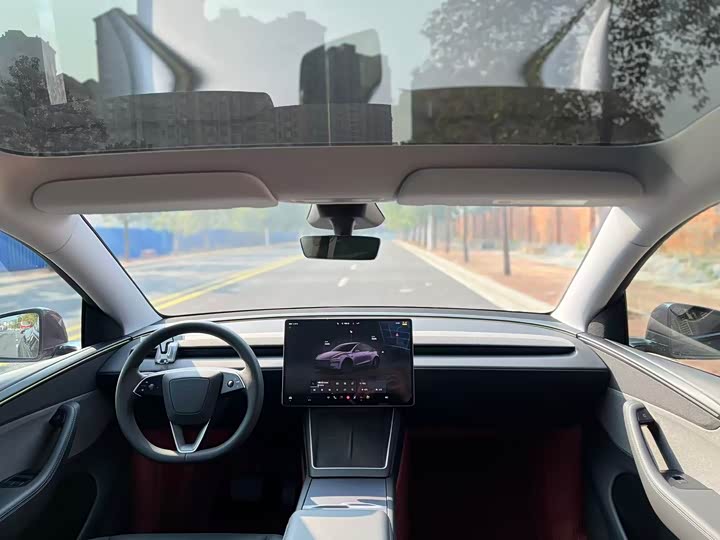 Фото 8 - Tesla Model Y
