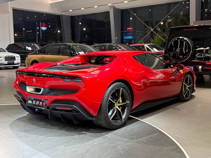 Фото 5 - Ferrari 296