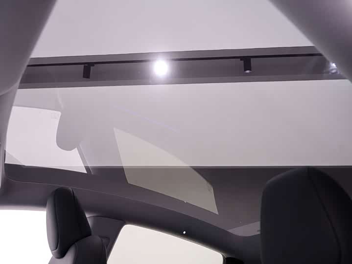 Фото 2 - Tesla Model Y