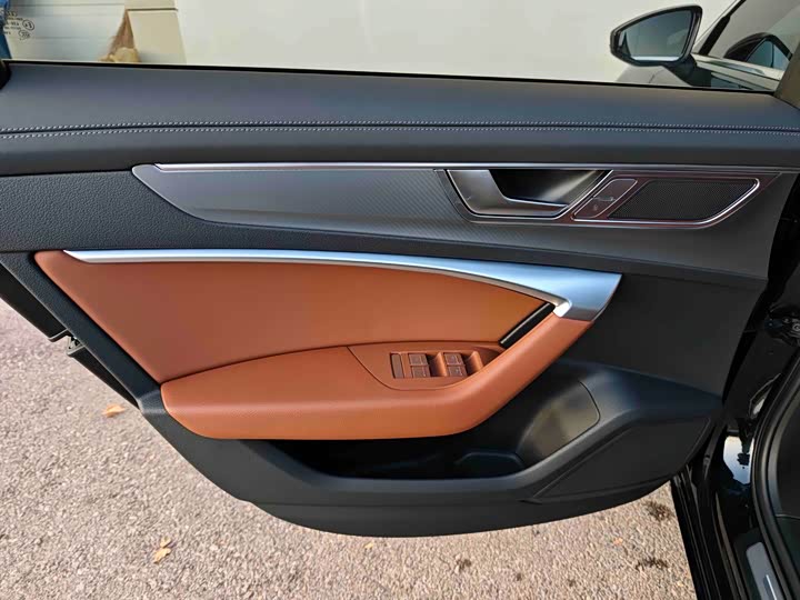 Фото 7 - Audi A6L