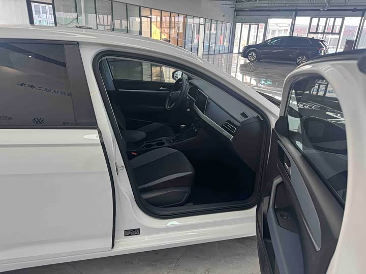 Фото 7 - Volkswagen Lavida