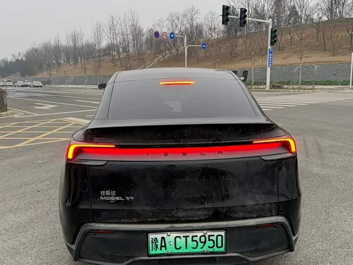 Фото 4 - Tesla Model Y