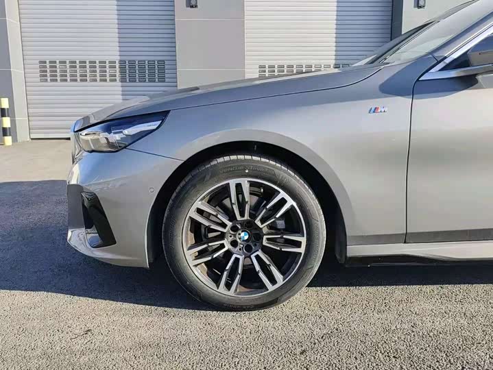 Фото 6 - BMW 5 Series