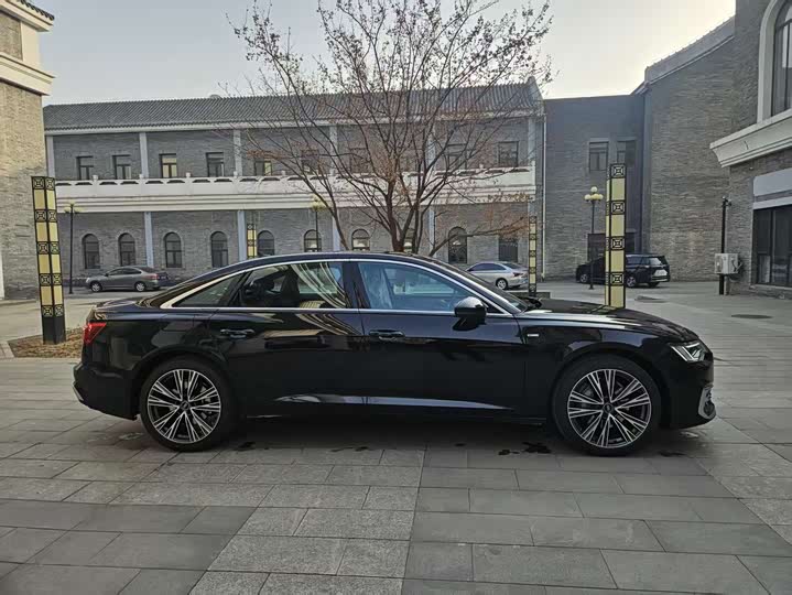 Фото 8 - Audi A6L