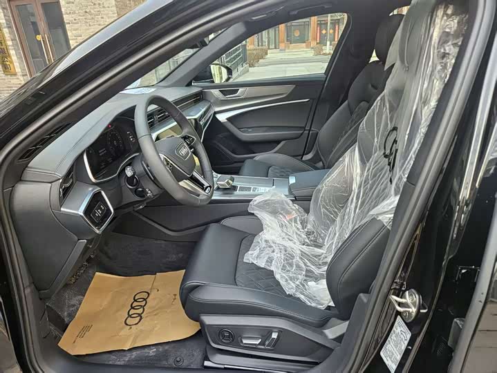 Фото 9 - Audi A6L