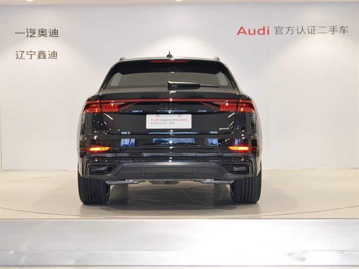 Фото 5 - Audi Q8
