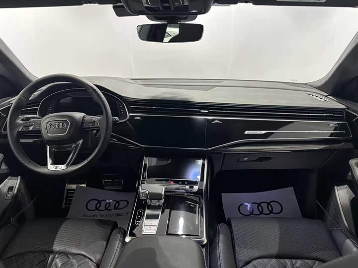 Фото 7 - Audi Q8