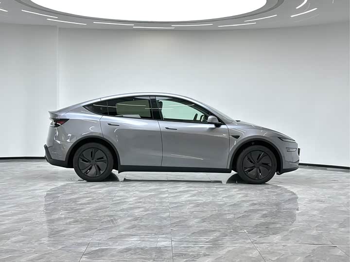 Фото 6 - Tesla Model Y