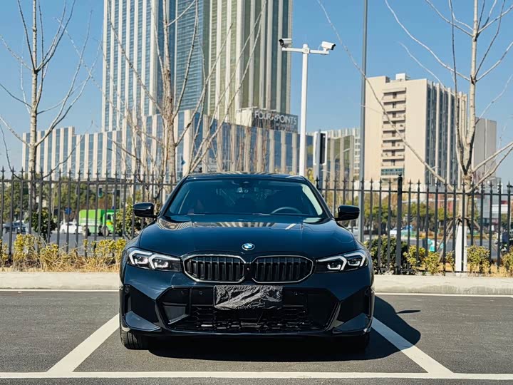 Photo 2 - BMW 3 Series