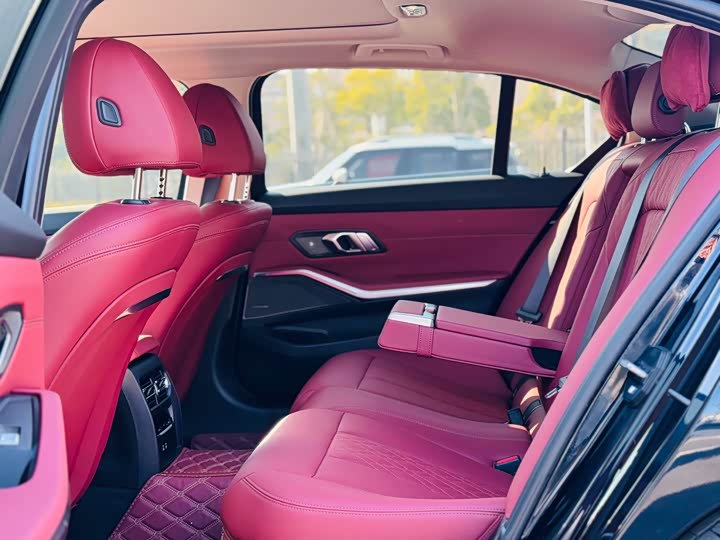 Photo 6 - BMW 3 Series