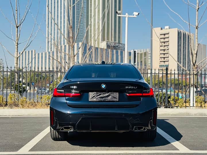 Photo 8 - BMW 3 Series