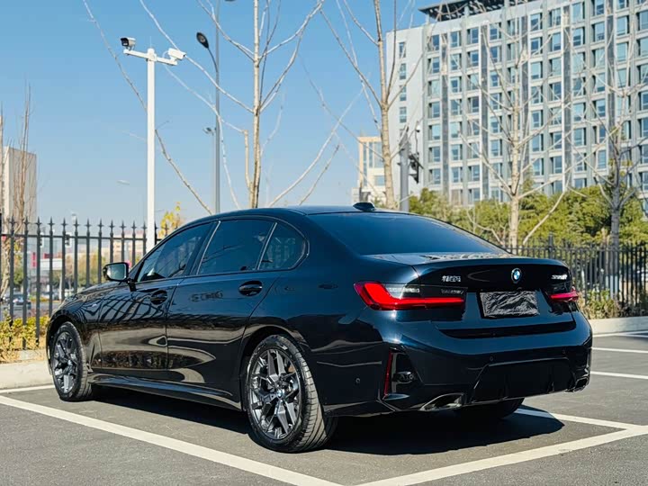 Photo 9 - BMW 3 Series