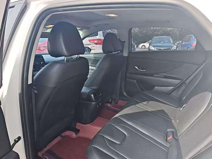 Фото 5 - Hyundai Elantra N line