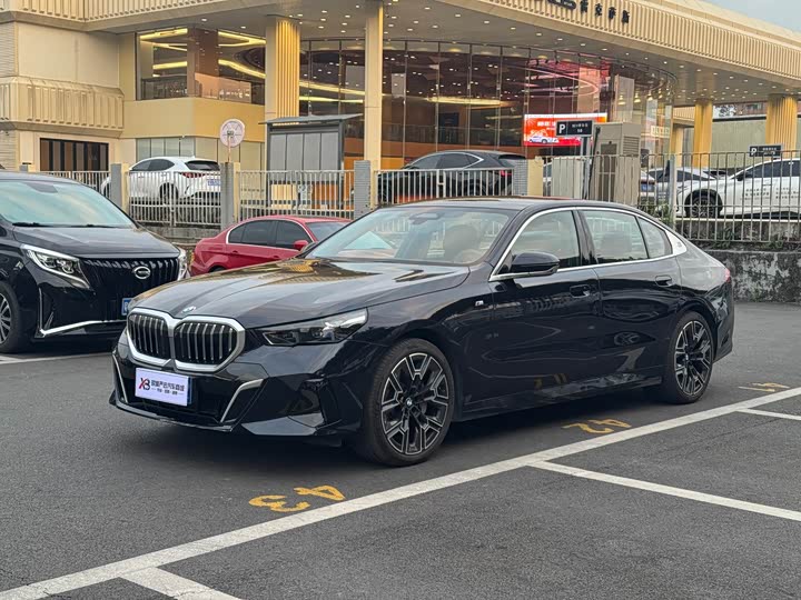 Фото 1 - BMW 5 Series