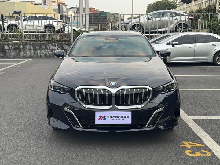 Фото 2 - BMW 5 Series