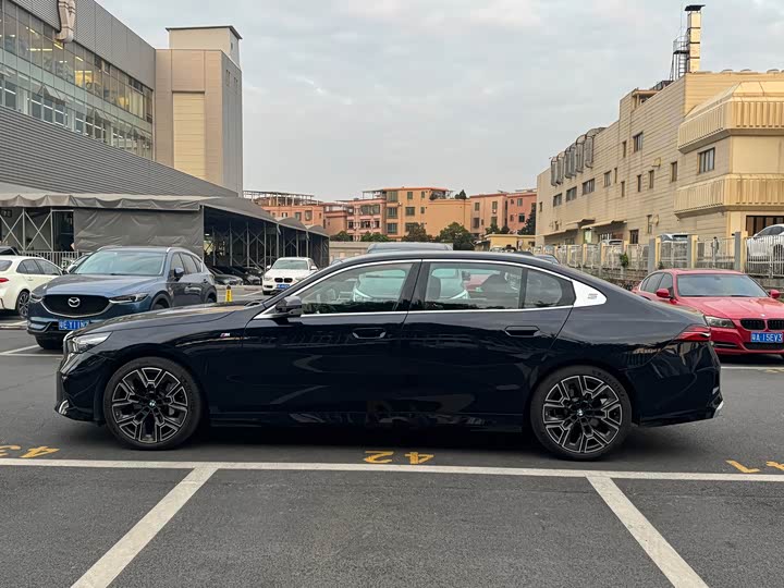 Фото 3 - BMW 5 Series