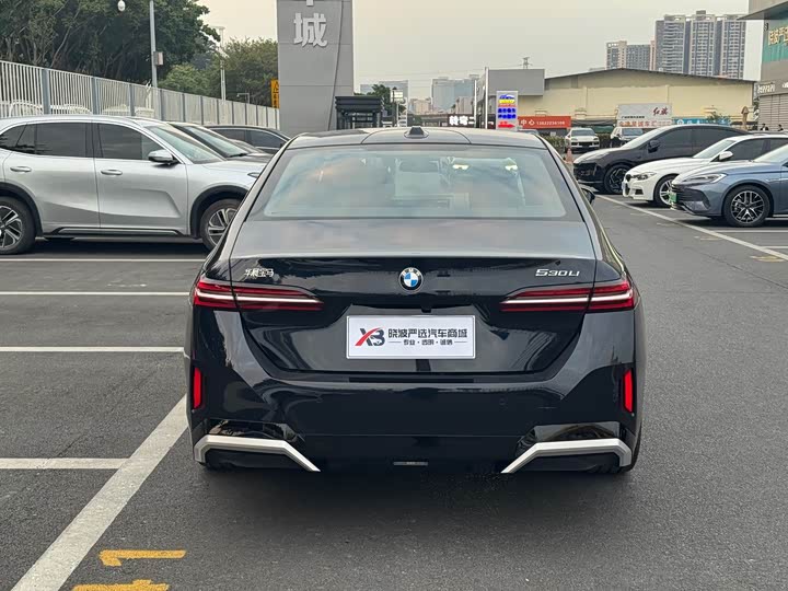 Фото 5 - BMW 5 Series