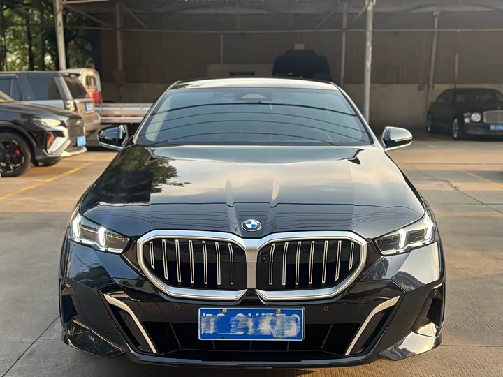 Фото 2 - BMW 5 Series