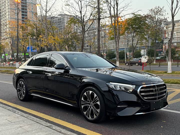 Photo 2 - Mercedes-Benz E-Class