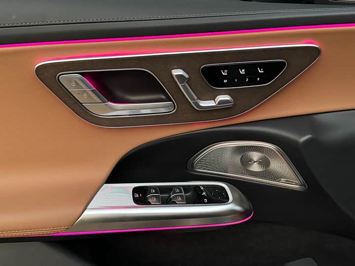 Photo 6 - Mercedes-Benz E-Class