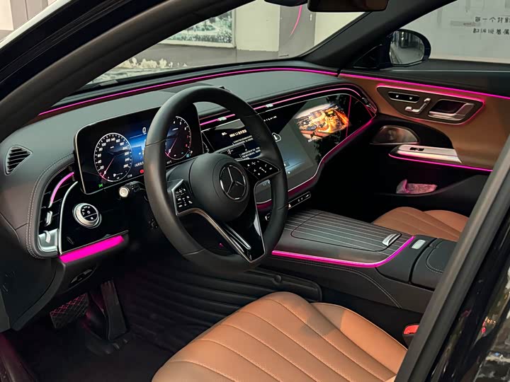 Photo 7 - Mercedes-Benz E-Class