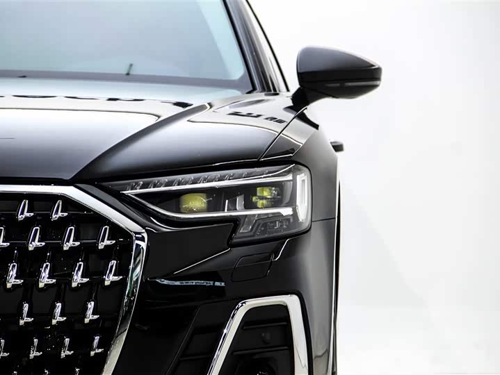 Фото 9 - Audi A8