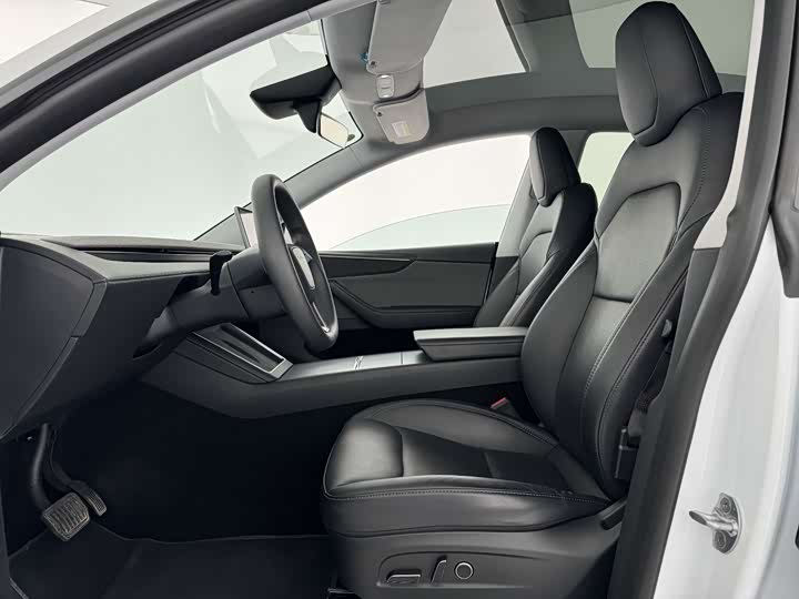 Фото 3 - Tesla Model Y