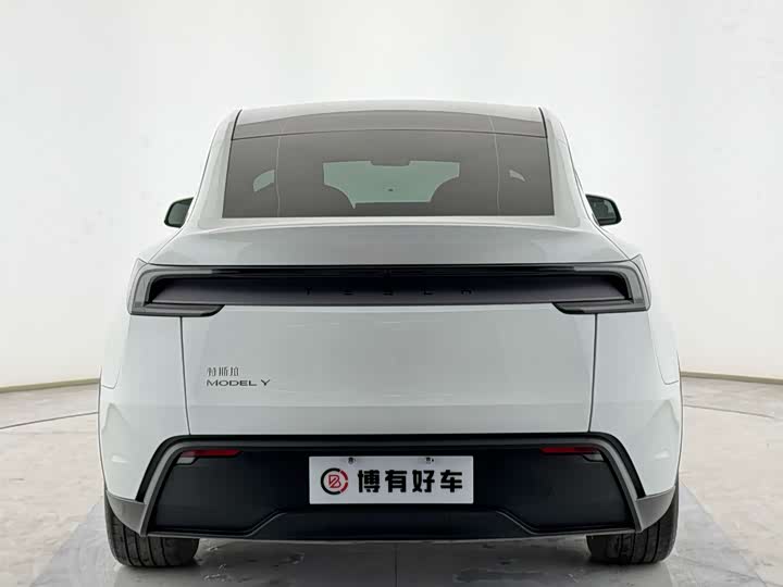 Фото 8 - Tesla Model Y