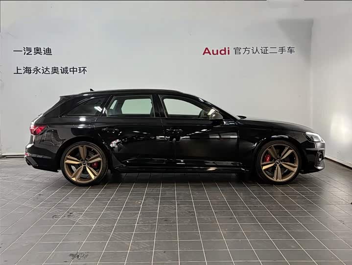 Фото 4 - Audi RS 4