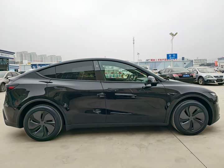Фото 8 - Tesla Model Y