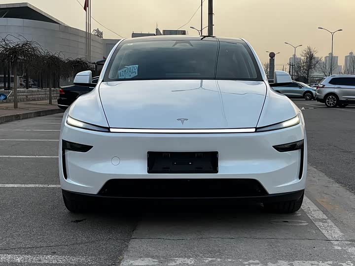Фото 3 - Tesla Model Y