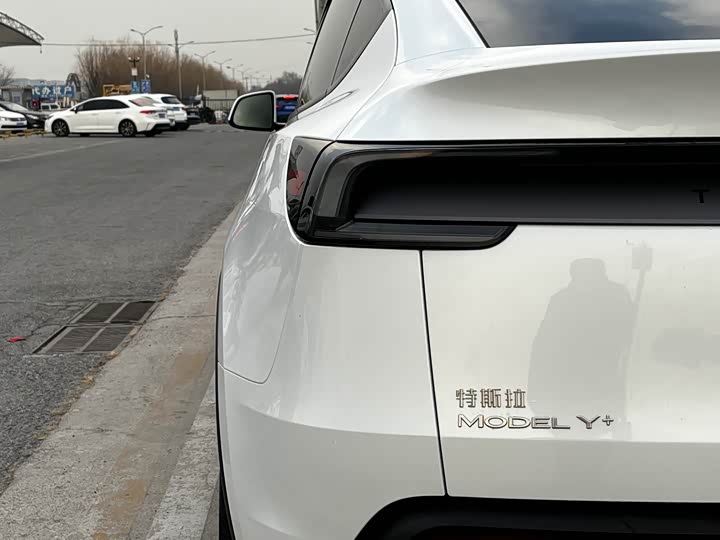 Фото 9 - Tesla Model Y