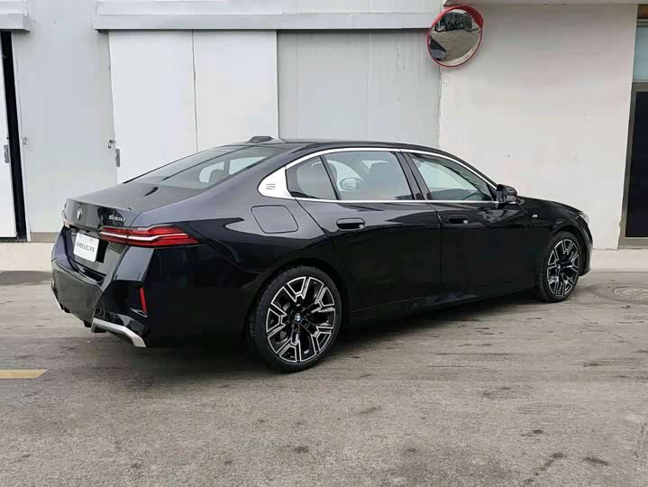 Фото 4 - BMW 5 Series