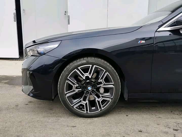 Фото 5 - BMW 5 Series