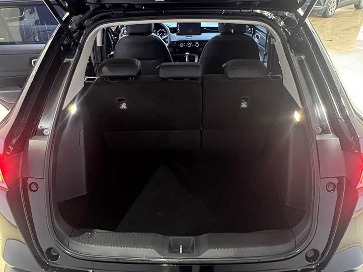 Фото 8 - Honda Vezel