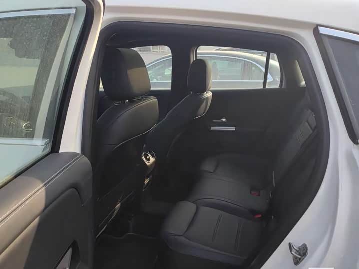 Фото 8 - Mercedes-Benz GLA-Class