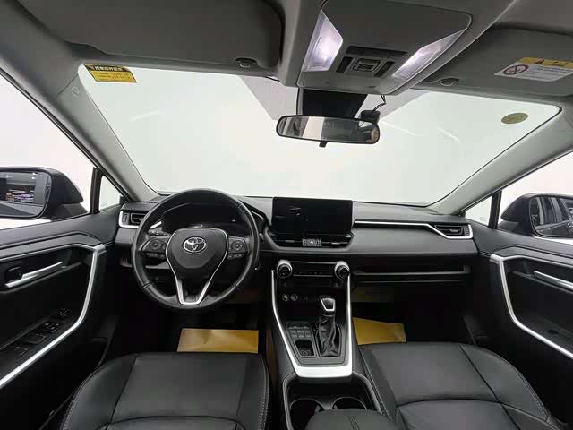 Фото 9 - Toyota Wildlander