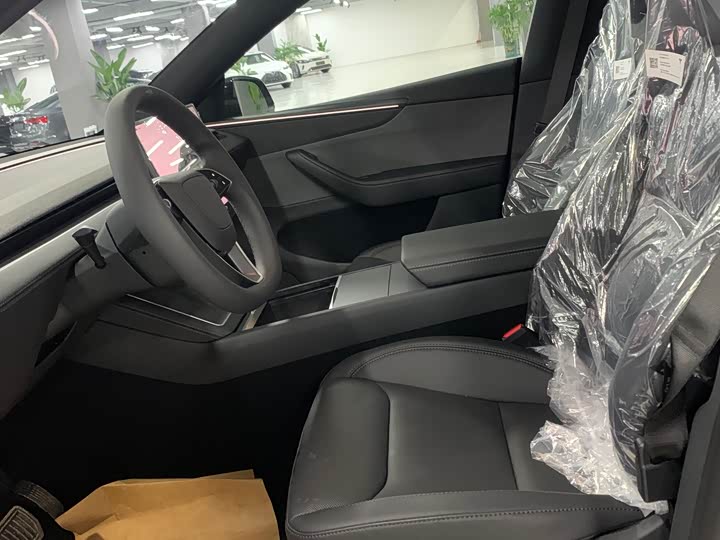 Фото 4 - Tesla Model Y