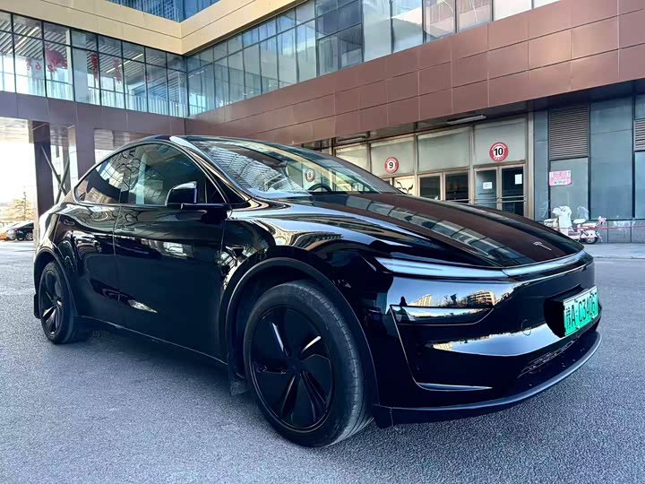 Фото 2 - Tesla Model Y